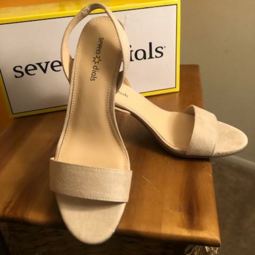 Shoes - Picture 2 of 3